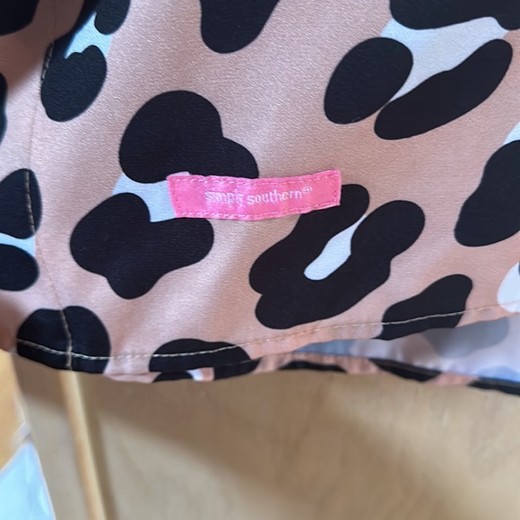 Simply Southern Size small fits like XL with flutter sides - Picture 2 of 4